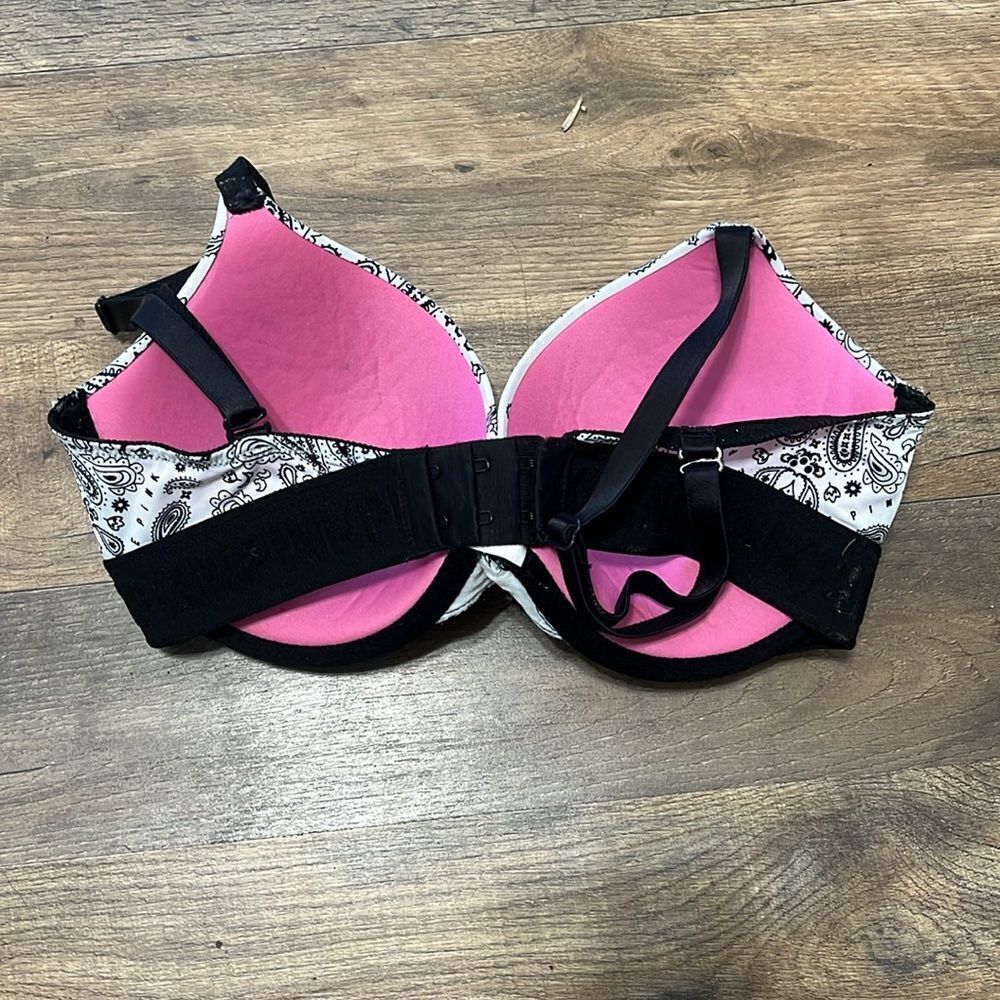 PINK wear everywhere push up bra size 32DD - Picture 2 of 4